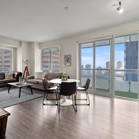 Globalstay Modern Downtown Apartment Торонто Екстериор снимка