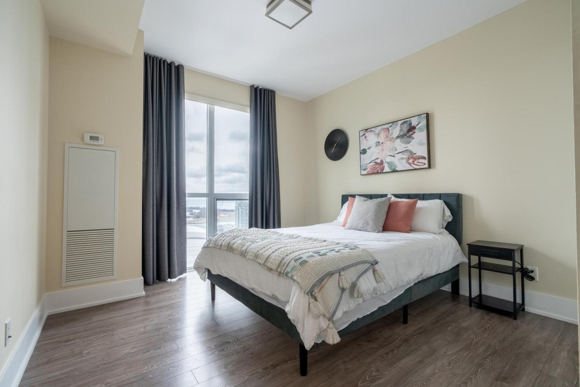 Globalstay Modern Downtown Apartment Торонто Екстериор снимка