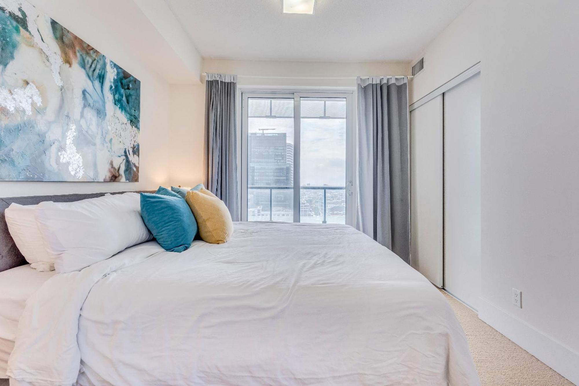 Globalstay Modern Downtown Apartment Торонто Екстериор снимка