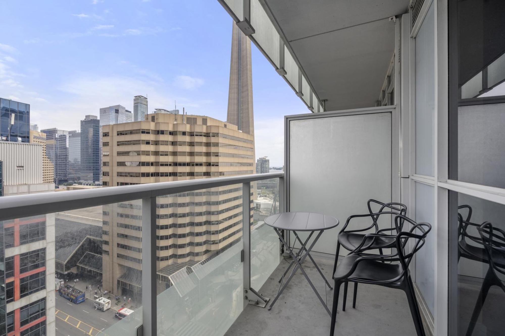 Globalstay Modern Downtown Apartment Торонто Екстериор снимка