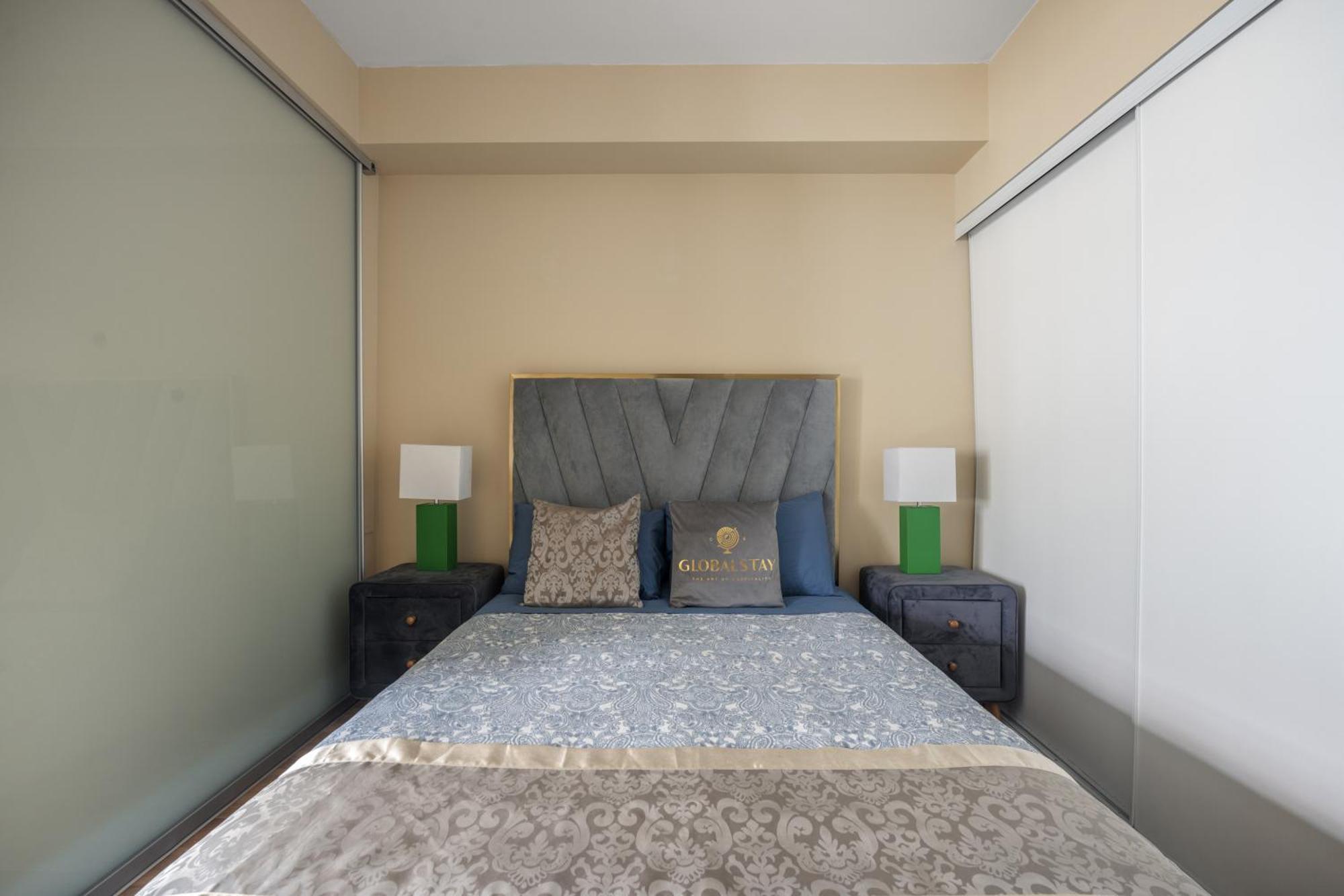 Globalstay Modern Downtown Apartment Торонто Екстериор снимка
