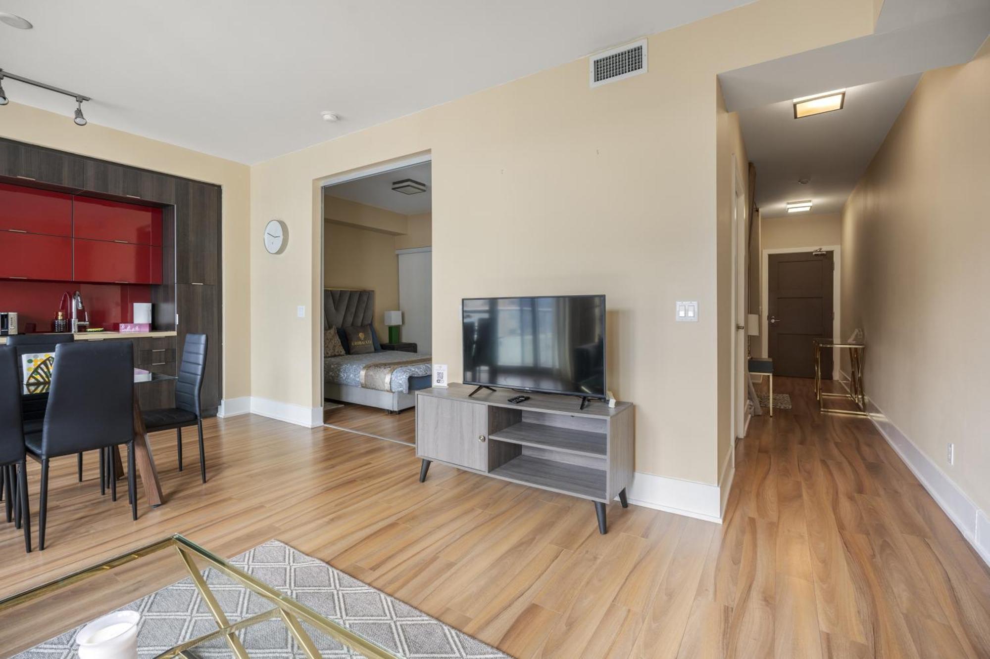 Globalstay Modern Downtown Apartment Торонто Екстериор снимка