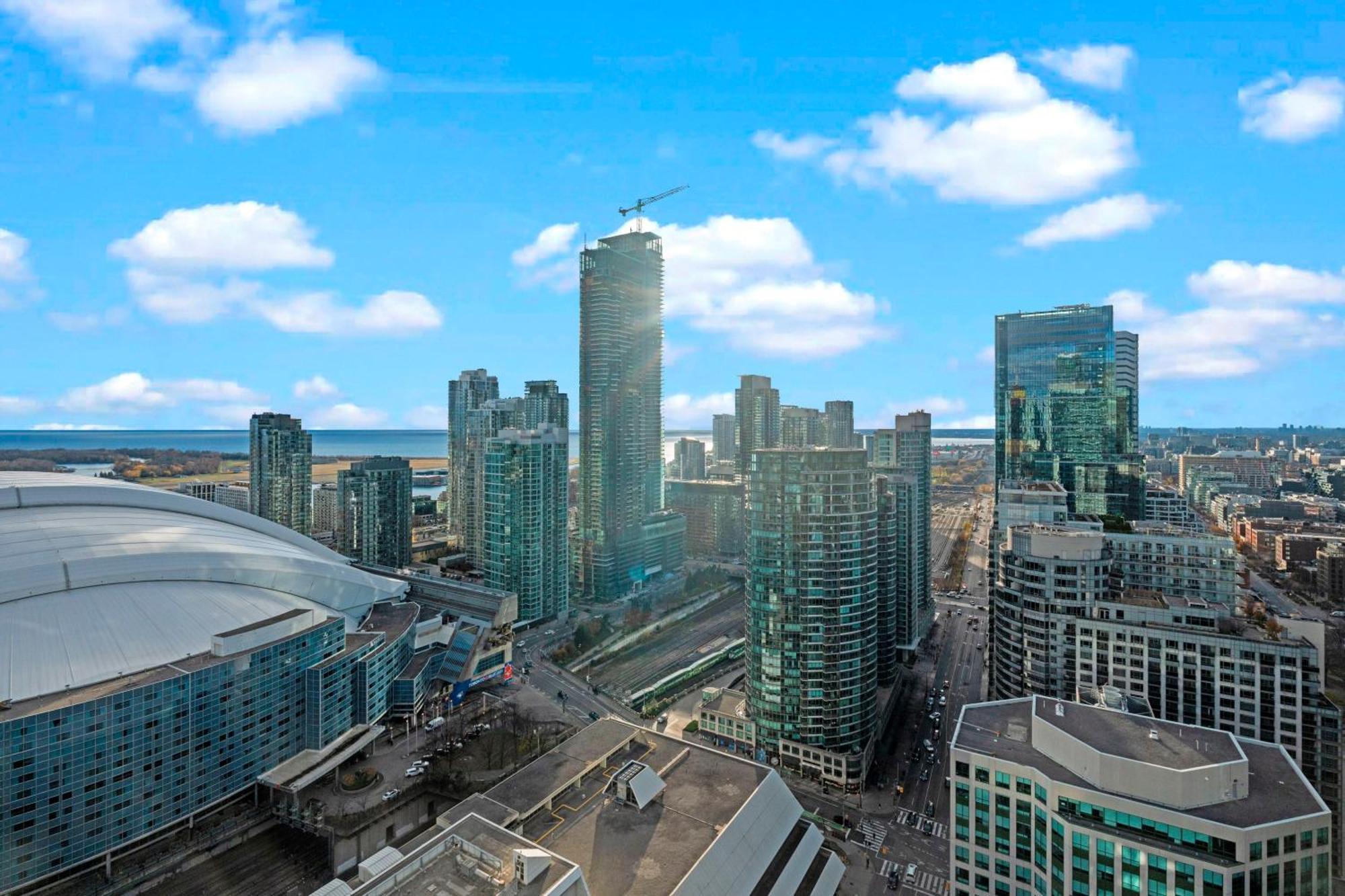 Globalstay Modern Downtown Apartment Торонто Екстериор снимка