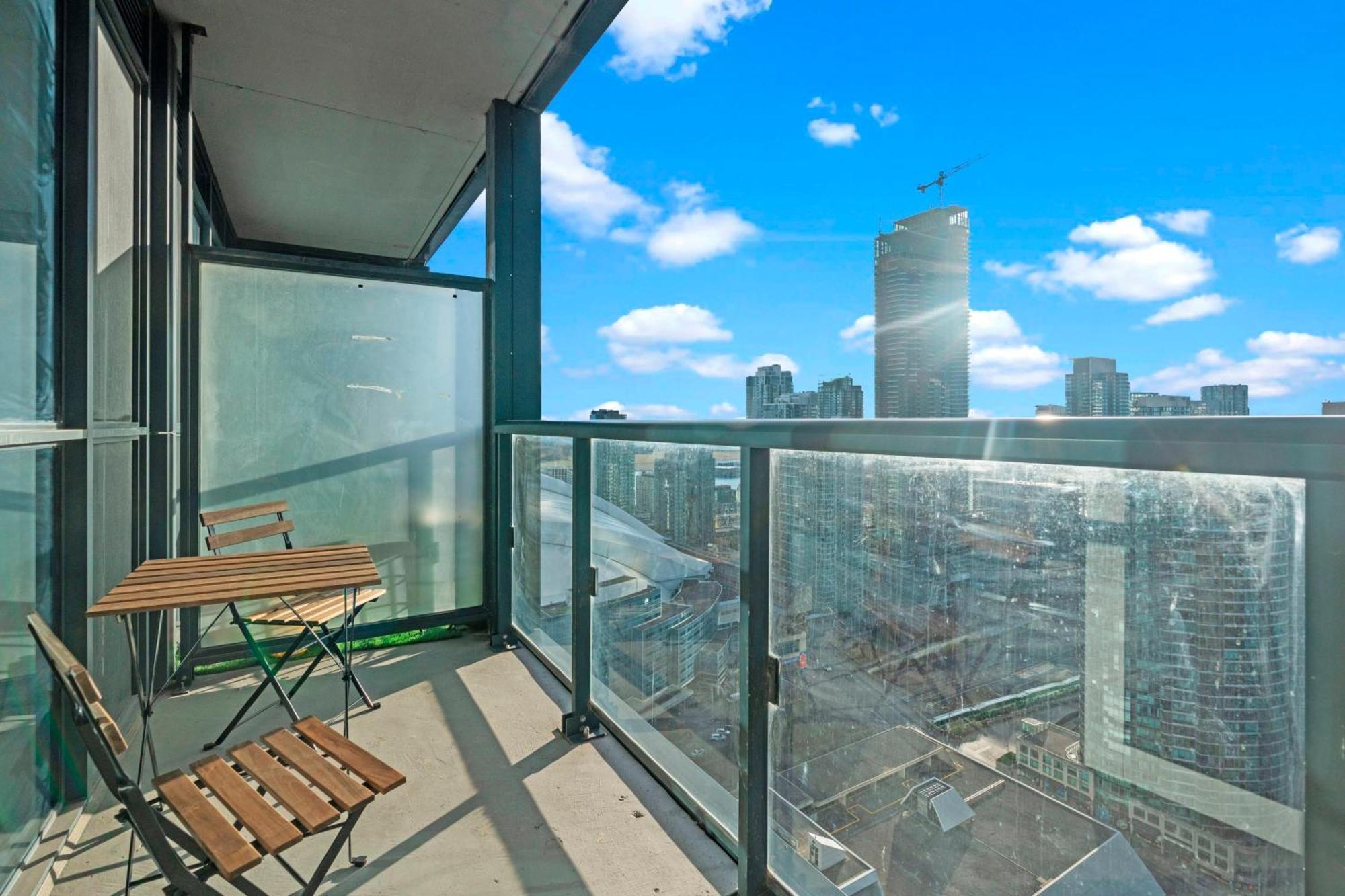 Globalstay Modern Downtown Apartment Торонто Екстериор снимка