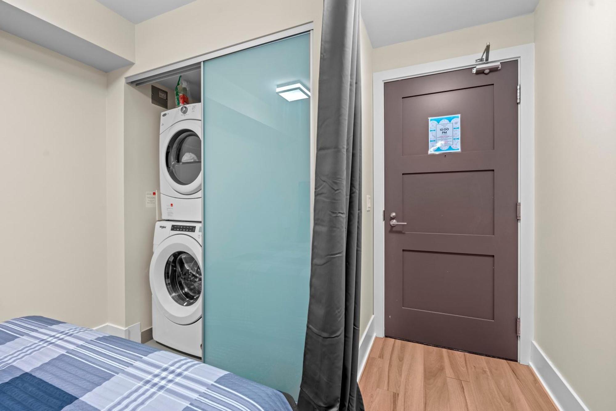 Globalstay Modern Downtown Apartment Торонто Екстериор снимка