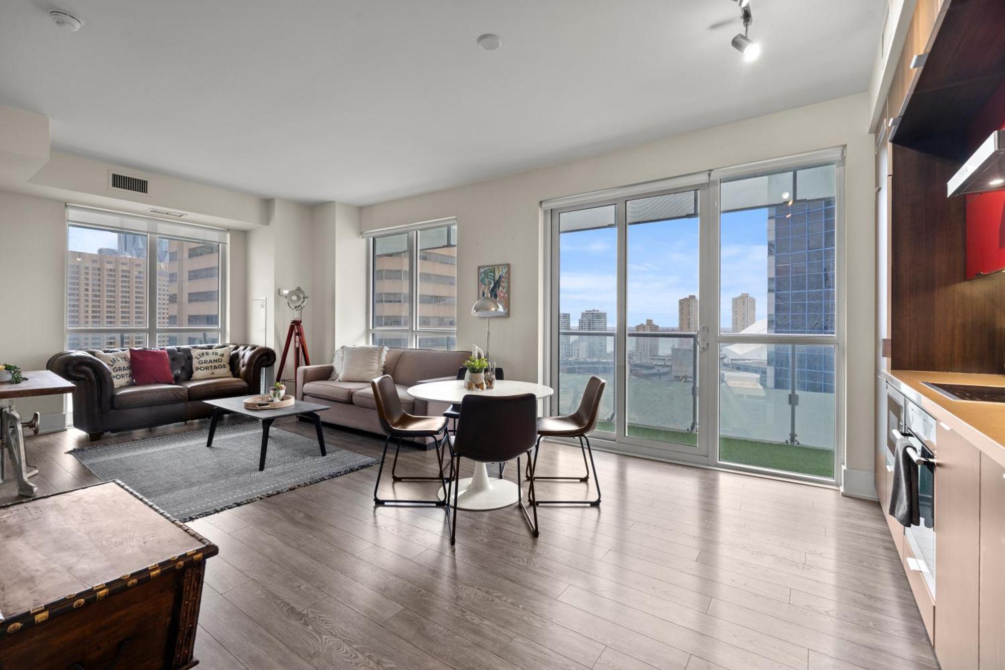 Globalstay Modern Downtown Apartment Торонто Екстериор снимка