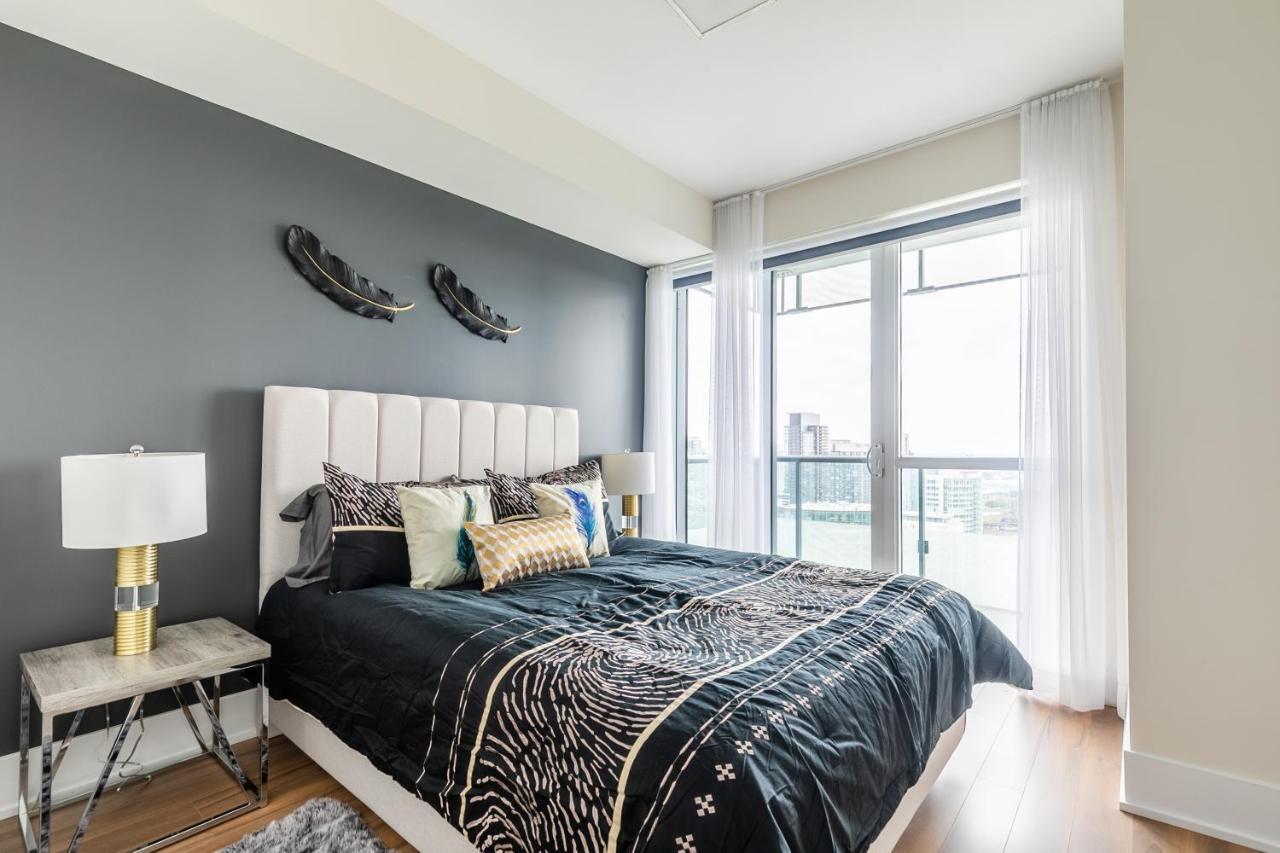 Globalstay Modern Downtown Apartment Торонто Екстериор снимка